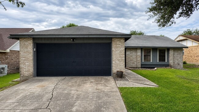 Building Photo - Spacious 3-bedroom, 2-bath rental offering 1,580 square feet in Schertz!