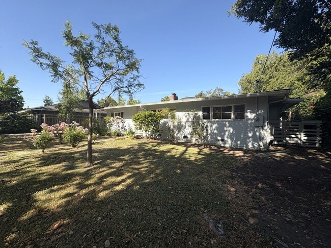Building Photo - Charming 4-Bedroom Palo Alto Home with ADU...