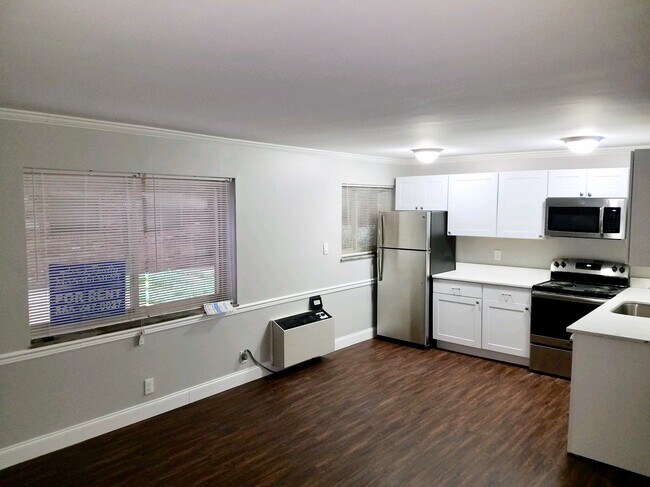 Building Photo - 1507 Highland Ave
