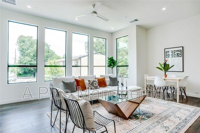 Foto del edificio - 4708 Monarch St