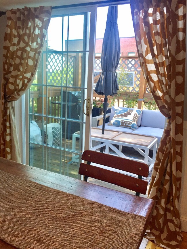 Foto del edificio - 111 W 3rd St