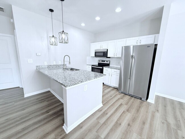 Foto del edificio - 4BD/4BA FURNISHED ROWANDALE UNIT