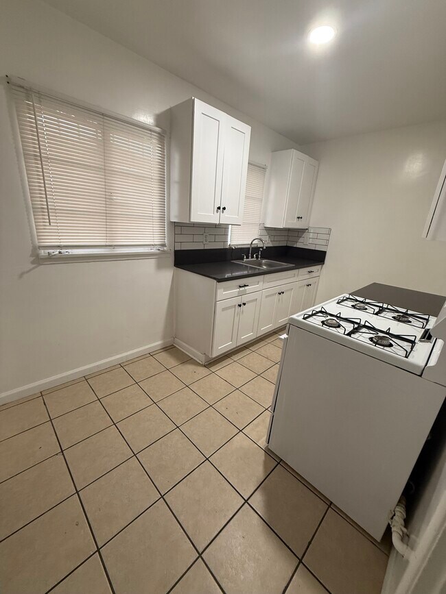 Kitchen - 20 H St