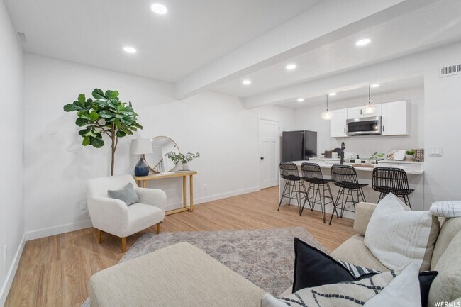 Foto del edificio - 5590 S Edgewood Cir