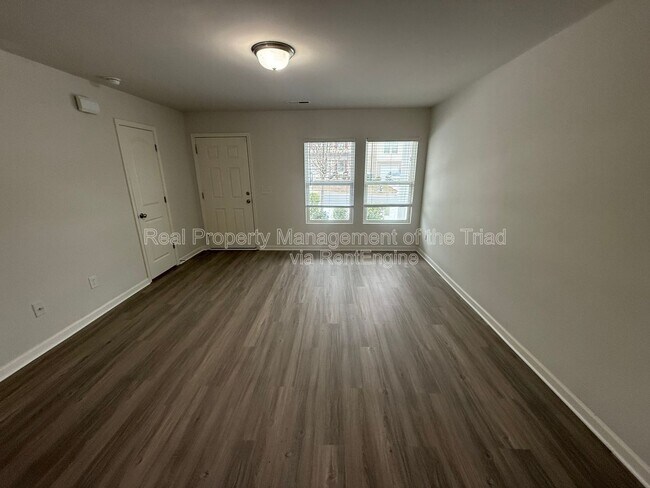 Foto del edificio - 3904 Vershire Ave