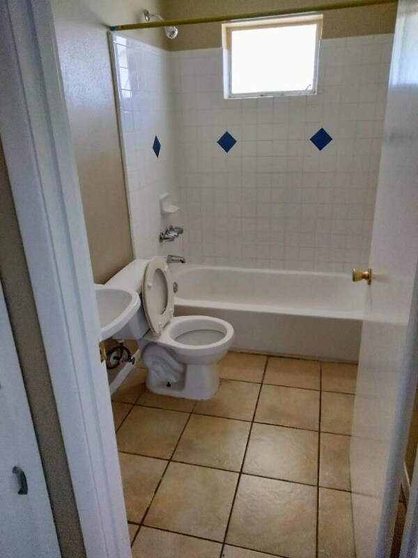 Foto del edificio - 3701 Sleeper Ave