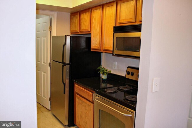Foto del edificio - 14800 Rydell Rd