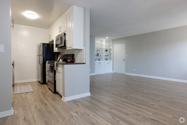 1HAB, 1BA - 875 ft² - Malibu Apartments