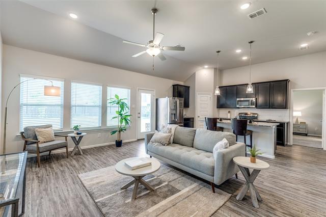 Foto del edificio - 2421 Jeans Mill Dr