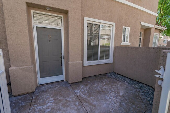 Foto del edificio - The Palisades -  3 Bedroom Townhome for Rent in Stevenson Ranch!