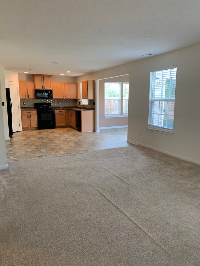 Building Photo - 10274 McClain Dr