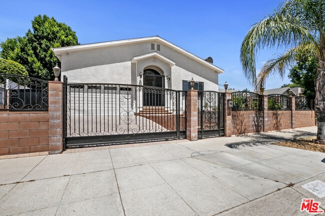 Foto del edificio - 12643 Archwood St