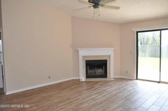 Building Photo - 2043 Capistrano Dr