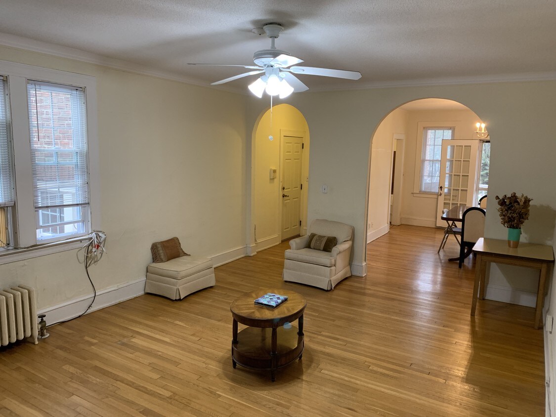 19 Robin Rd, West Hartford, CT 06119 Condo for Rent in West Hartford