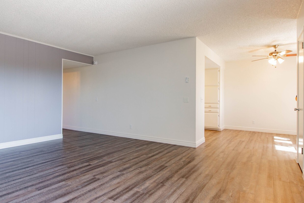Foto principal - 1110 Meadow Lake Dr