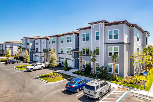 Building Photo - The Oasis at Manatee River