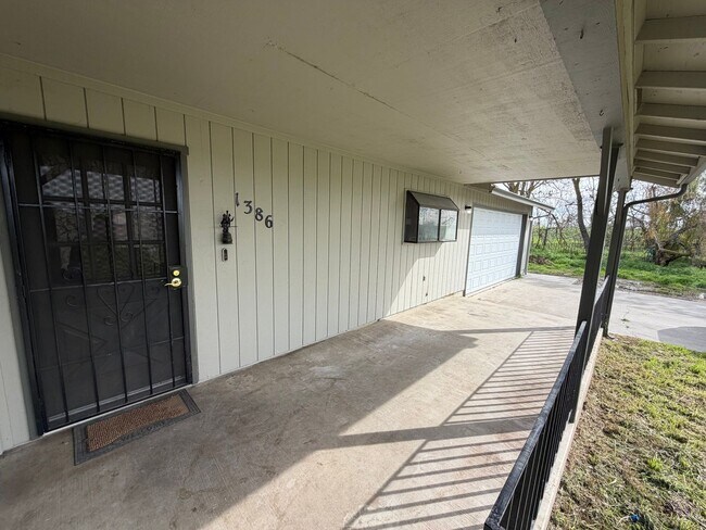 Foto del edificio - 3 bedroom 2 bath home for rent