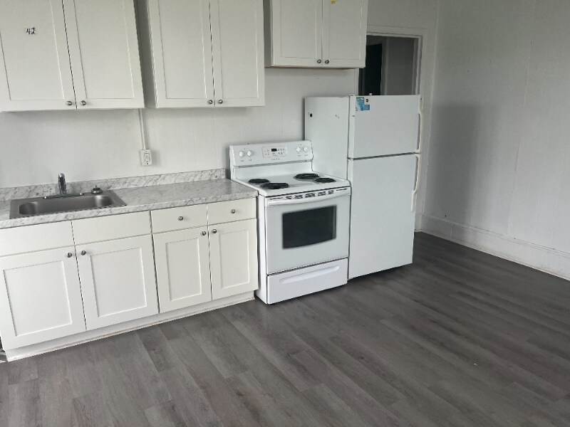 Primary Photo - 300 Chestnut St