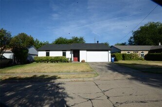 Building Photo - 114 W Way Dr