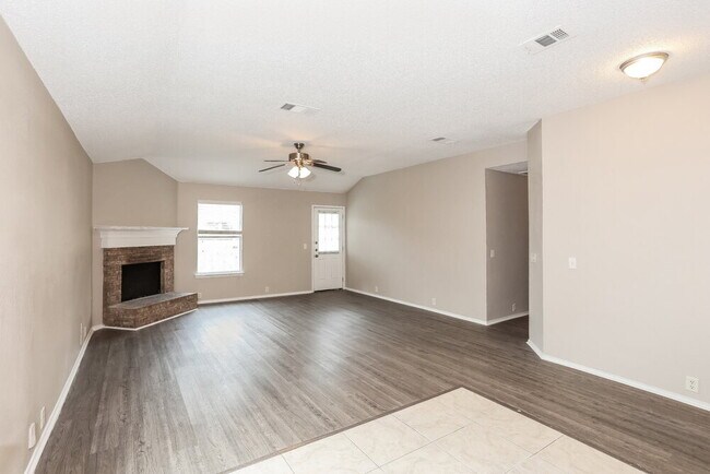 Building Photo - 2528 Tar Heel Dr