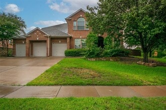 Building Photo - 2428 Kingsley Dr