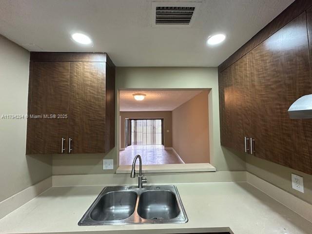 Foto del edificio - 2511 NW 56th Ave