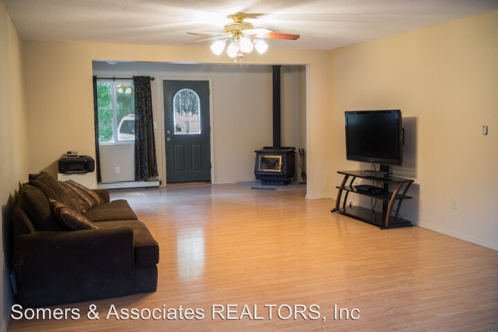 Building Photo - 3 br, 1 bath House - 614 Bottles St
