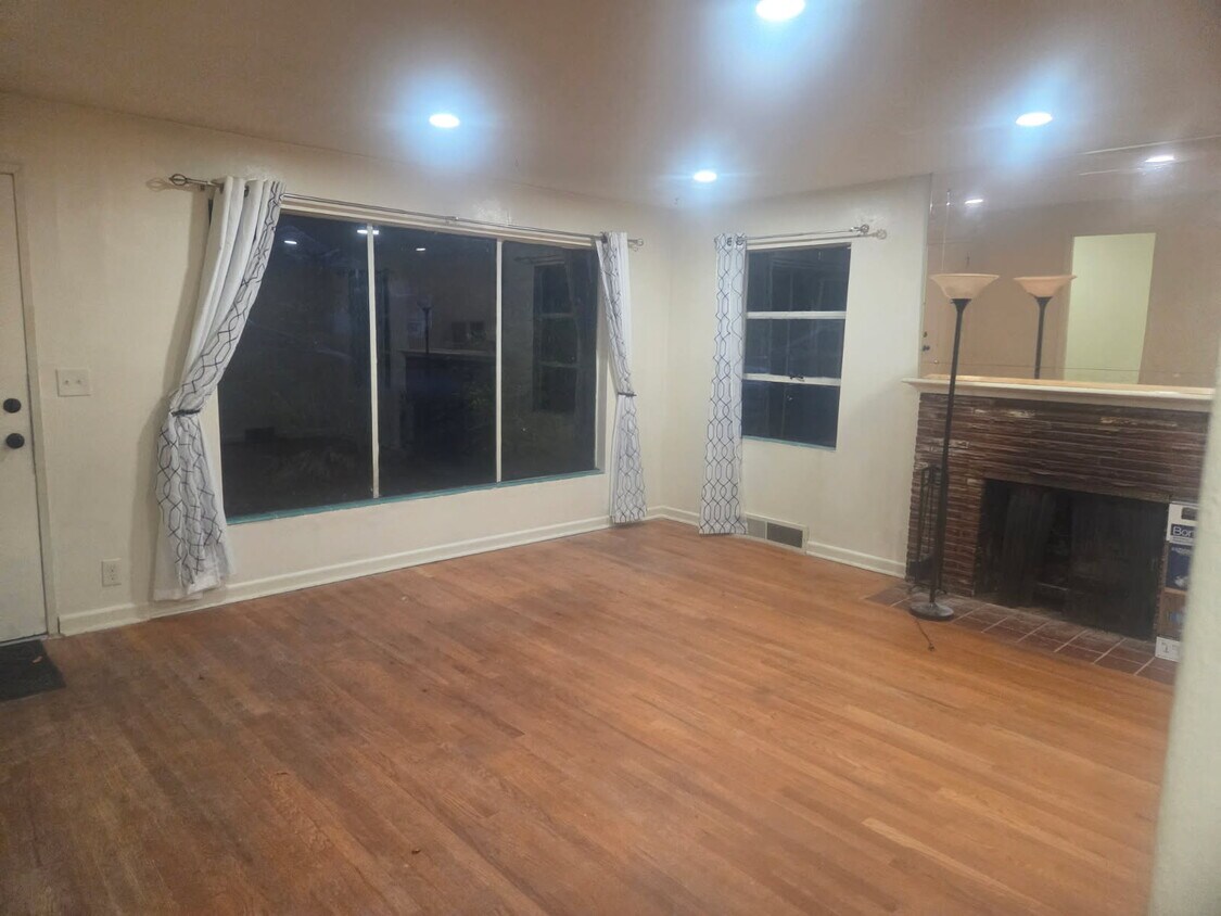 Foto principal - 3543 NE 93rd St