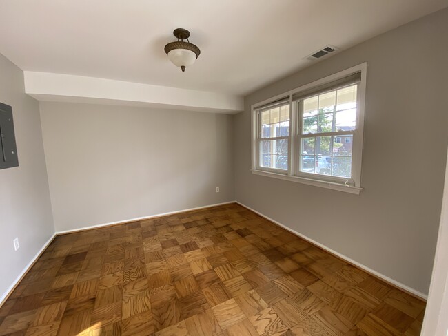 Family room off hallway - 560 Azalea Dr