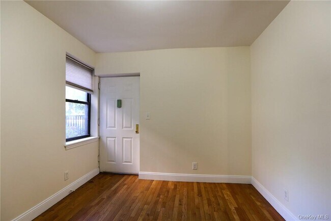 Building Photo - 140 E Hartsdale Ave