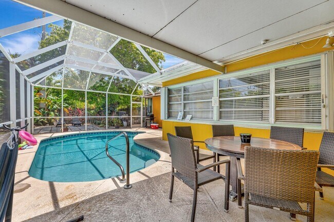 Photo - 1246 Johnson St House