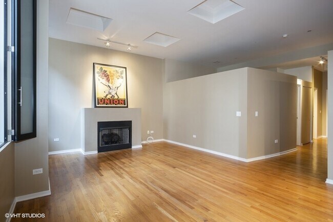 Foto del edificio - 208 W Washington St
