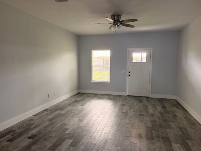 Foto del edificio - Orlando Rd Duplexes