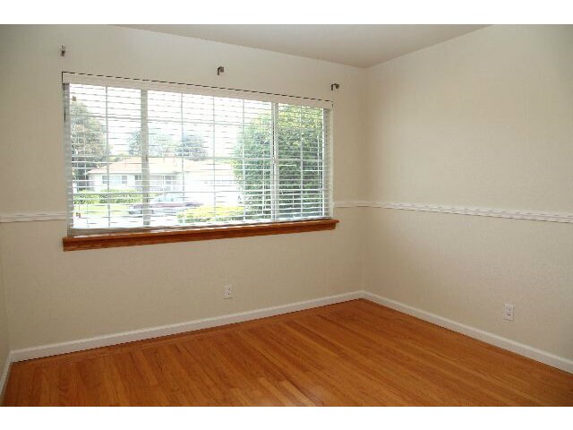 Building Photo - 4667 Portola Dr