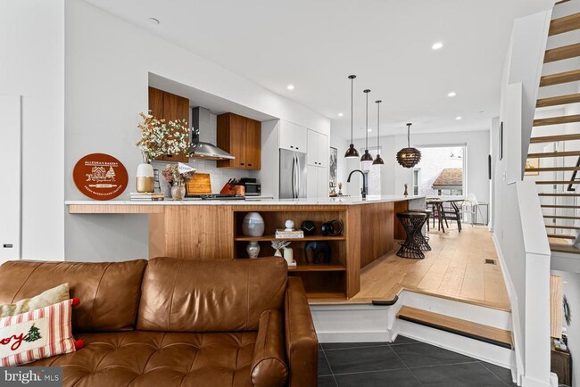 Building Photo - 237 Krams Ave