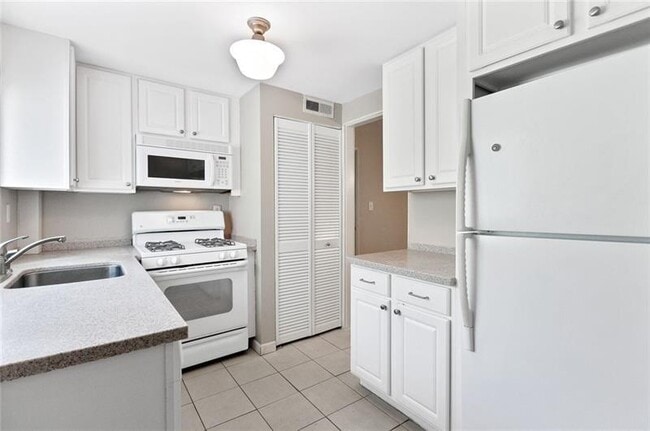 Building Photo - 95 Ardmore Pl NW