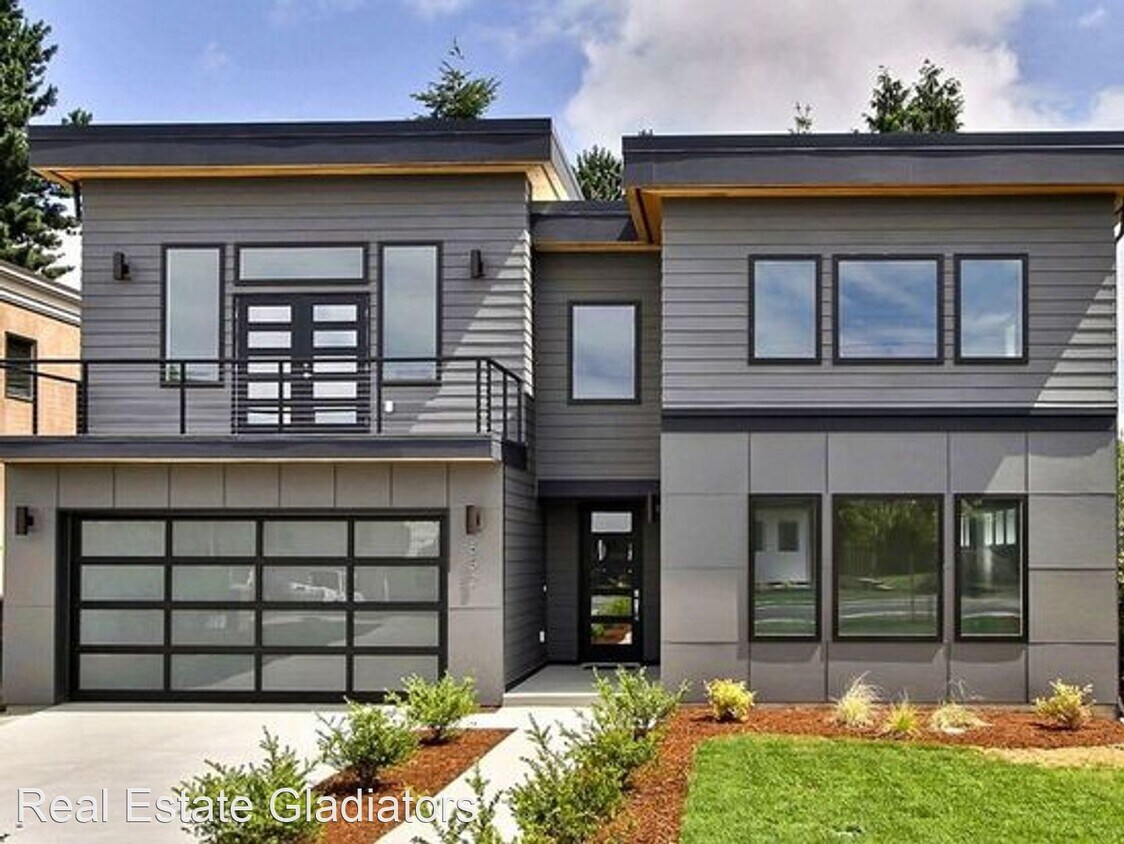 Foto principal - 5 br, 3.5 bath House - 652 17th Ave W