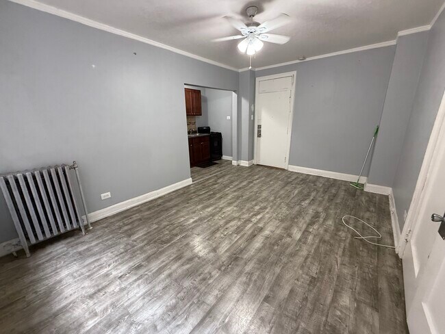 Foto del edificio - 6930 N Greenview Ave