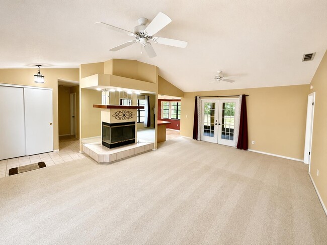 Building Photo - 8205 Pagoda Dr