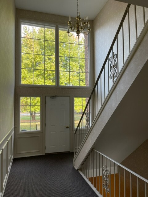 Building Photo - 625 E Fox Hills Dr
