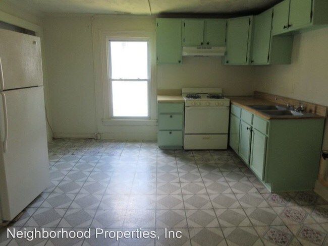 Building Photo - 336-7-1/2 7 1/2 St SW