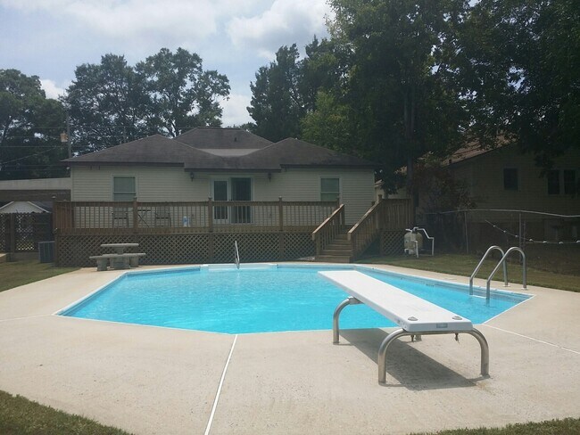 Building Photo - 4102 Auburn Rd