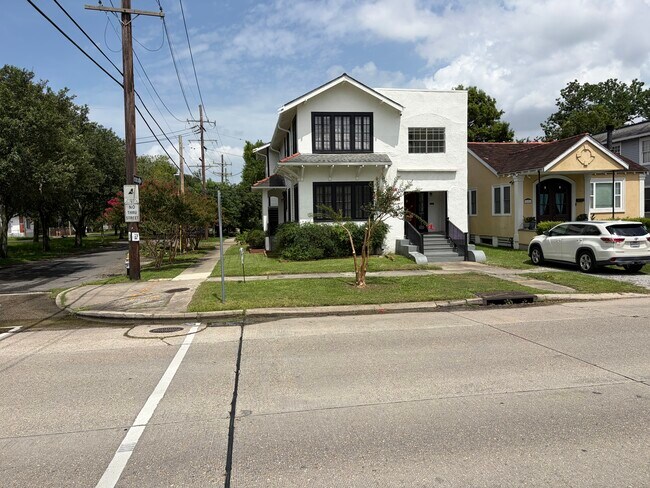 Foto del edificio - 700 Florida Blvd