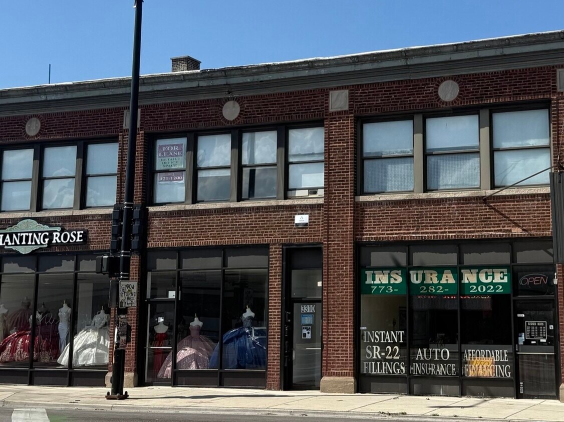 Foto principal - 3310 N Milwaukee Ave