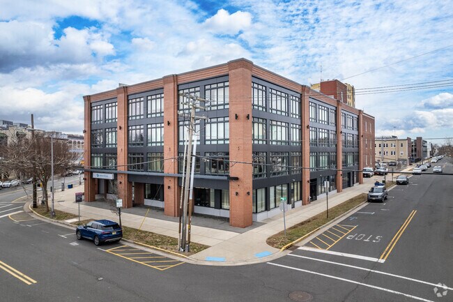 Building Photo - The Griffin