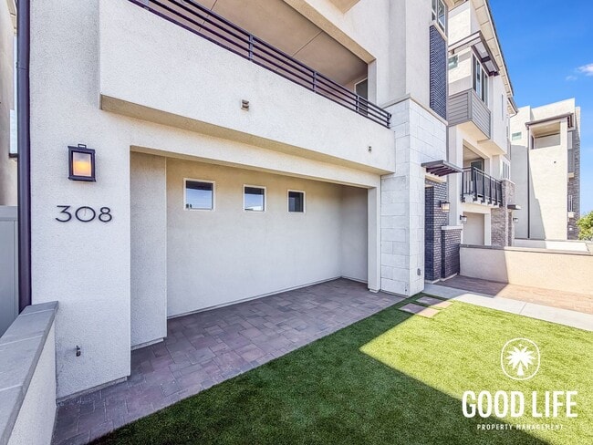 Building Photo - SD: Modern comforts include owned solar with battery backup, whole-house water filtration, and ea...