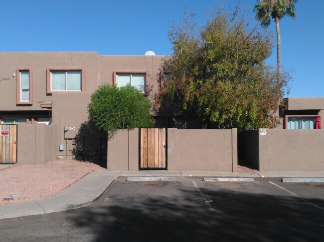 Foto del edificio - 1445 N 53rd Dr