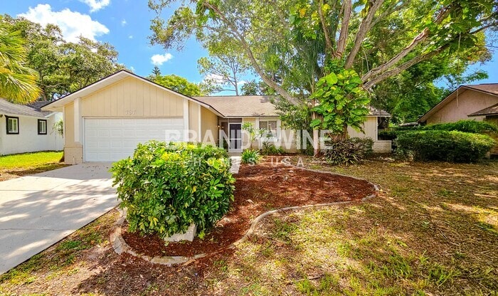 Foto principal - 737 Country Shire Ln