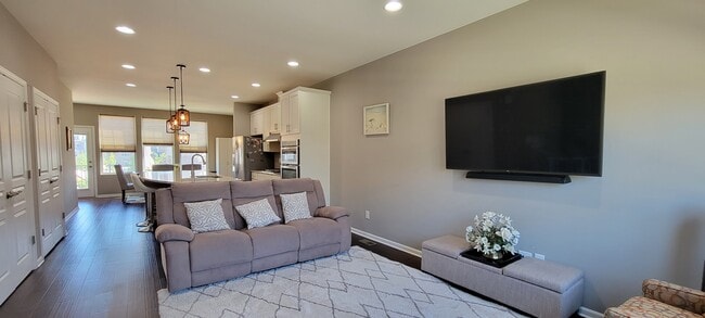 Building Photo - 2738 Helmsdale Cir