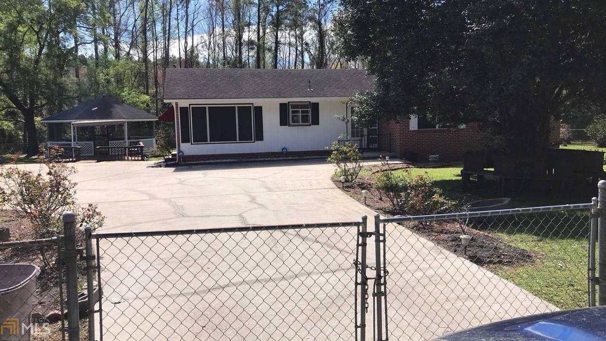 Primary Photo - 650 Billyville Rd